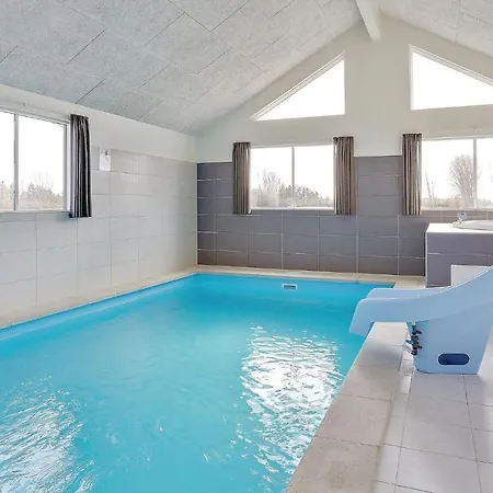 Stunning In Vaeggerlose With Sauna Prázdninový dům Bøtø By